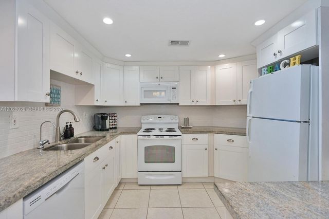 3725 S Ocean Dr 1216, Hollywood, FL 33019