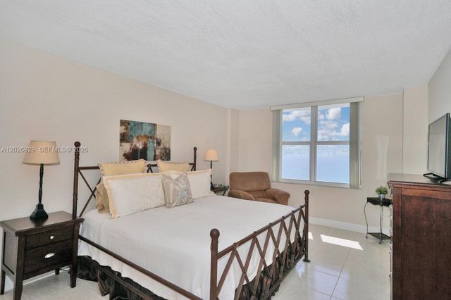 3725 S Ocean Dr 1216, Hollywood, FL 33019