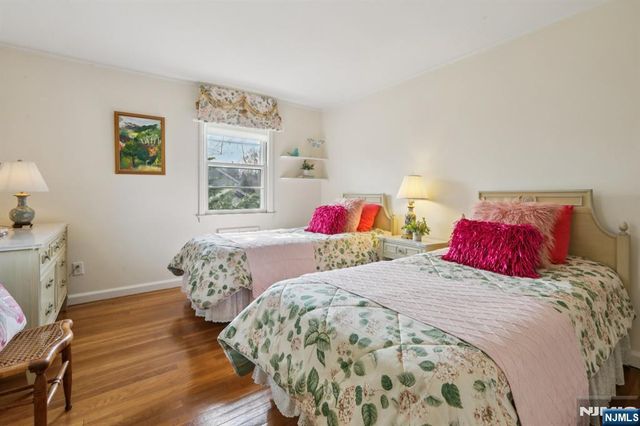 185 Beechwood Road, Ridgewood, NJ 07450