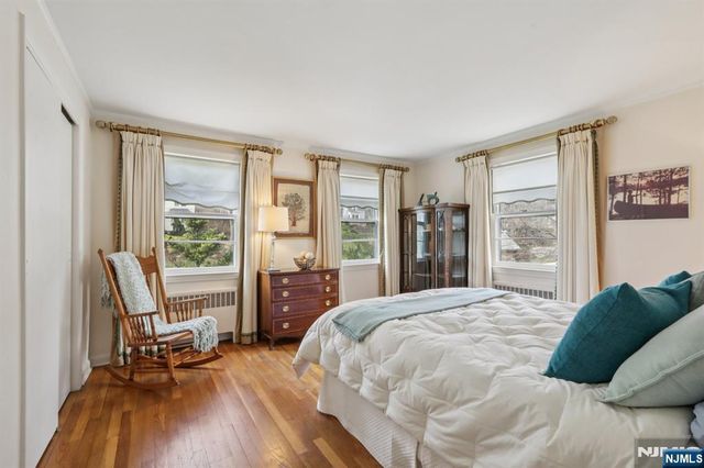 185 Beechwood Road, Ridgewood, NJ 07450