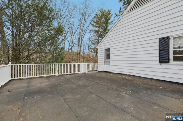 185 Beechwood Road, Ridgewood, NJ 07450