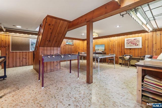 185 Beechwood Road, Ridgewood, NJ 07450