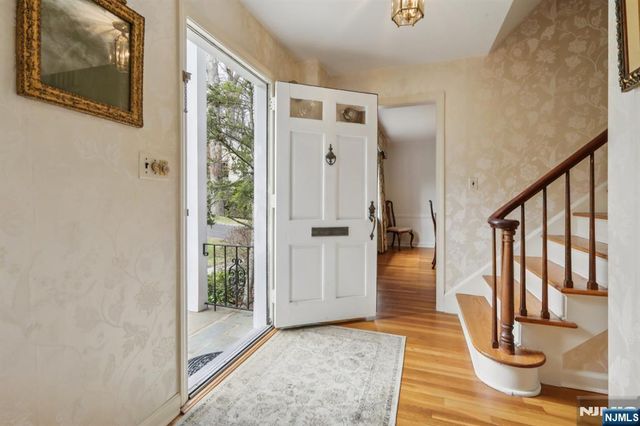 185 Beechwood Road, Ridgewood, NJ 07450