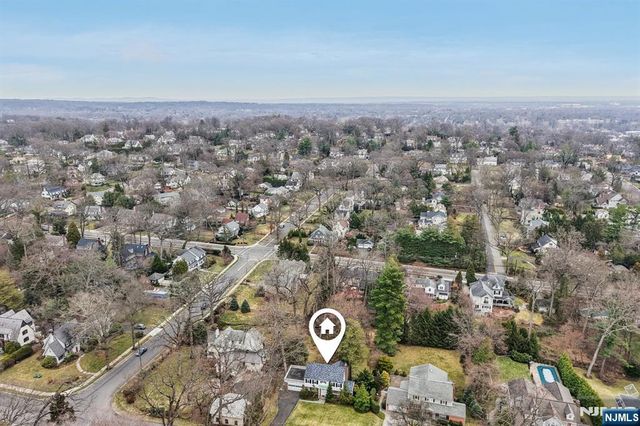 185 Beechwood Road, Ridgewood, NJ 07450