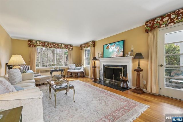 185 Beechwood Road, Ridgewood, NJ 07450