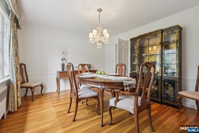 185 Beechwood Road, Ridgewood, NJ 07450