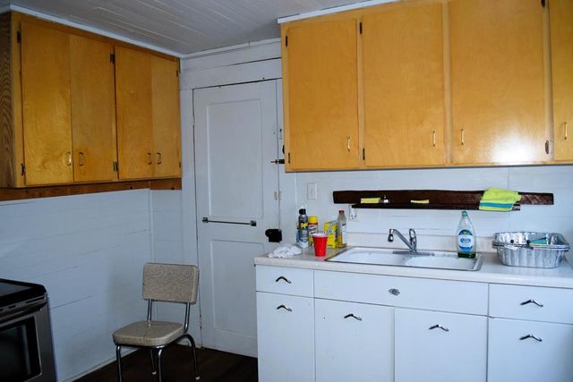 7252 S County Rd 49, Slocomb, AL 36375