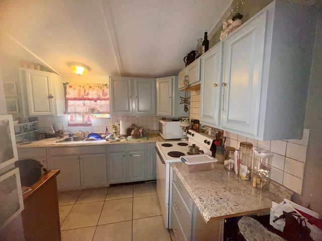 7252 S County Rd 49, Slocomb, AL 36375