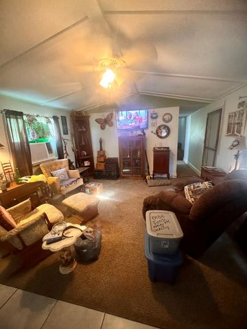 7252 S County Rd 49, Slocomb, AL 36375