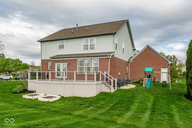 6821 Woodhaven Place, Zionsville, IN 46077