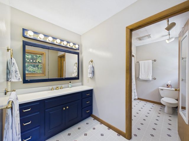 121 Plain St, Rehoboth, MA 02769