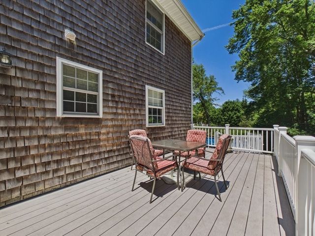 121 Plain St, Rehoboth, MA 02769