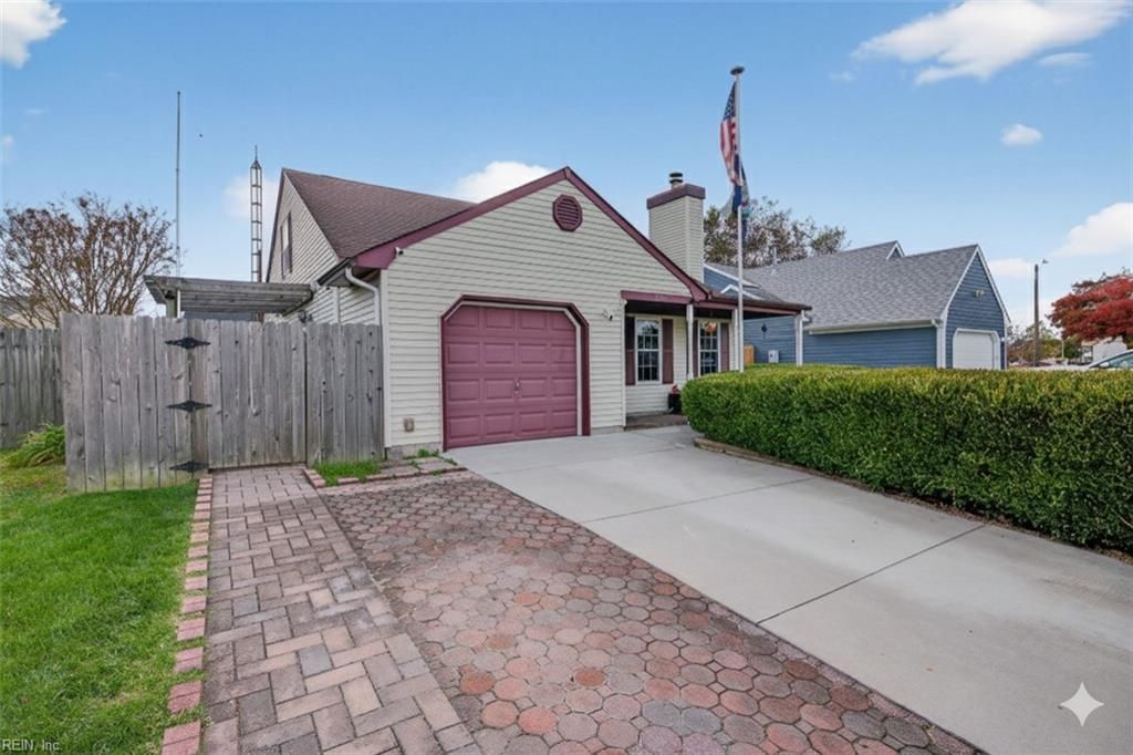 1093 Casanova DR, Virginia Beach, VA 23454