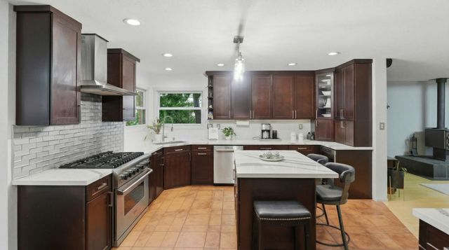 18453 Las Cumbres Road, Los Gatos, CA 95033