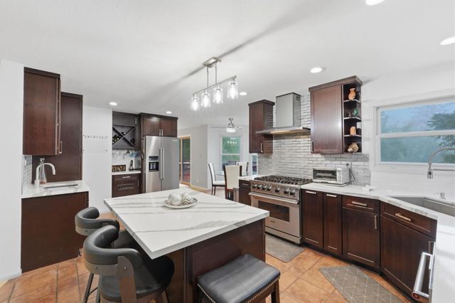 18453 Las Cumbres Road, Los Gatos, CA 95033