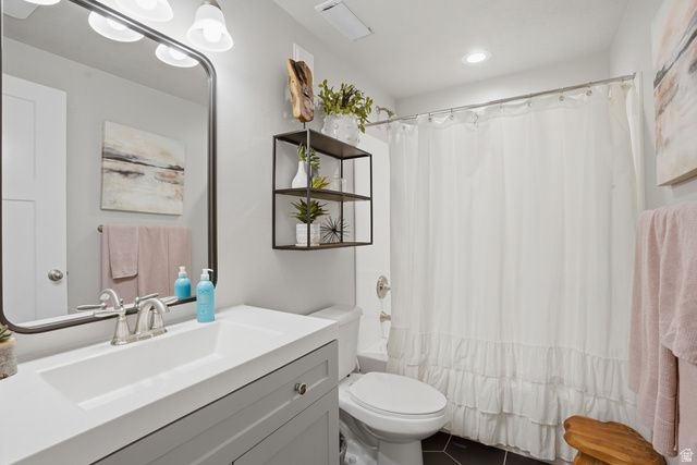 3763 W GRASSY MEADOW DR, South Jordan, UT 84009