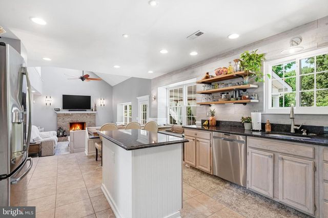 3 CAVESON TRL, Sewell, NJ 08080