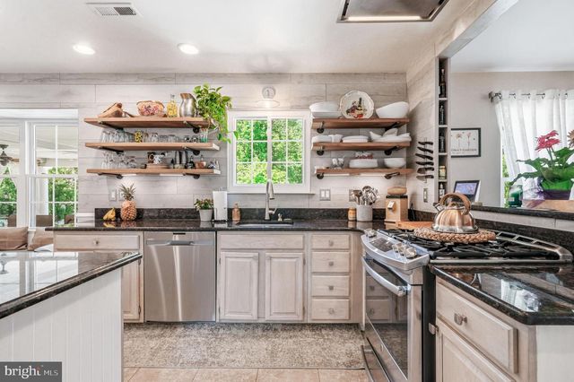 3 CAVESON TRL, Sewell, NJ 08080