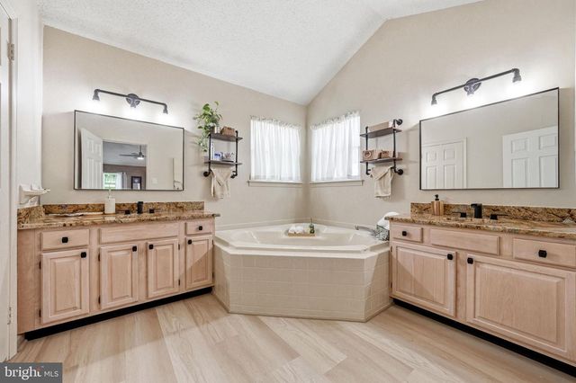 3 CAVESON TRL, Sewell, NJ 08080