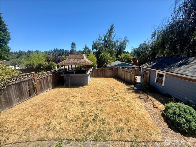 3012 35th Avenue W, Seattle, WA 98199