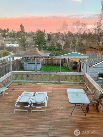 3012 35th Avenue W, Seattle, WA 98199