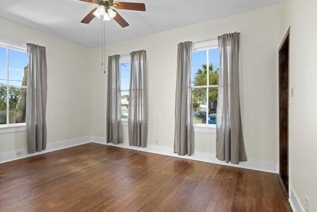 2417 Avenue M, Galveston, TX 77550