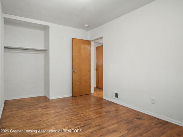 2100 Bruce Avenue, Lansing, MI 48915