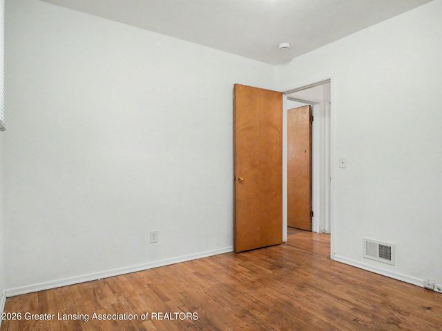 2100 Bruce Avenue, Lansing, MI 48915