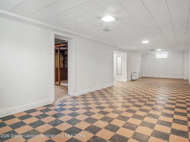 2100 Bruce Avenue, Lansing, MI 48915