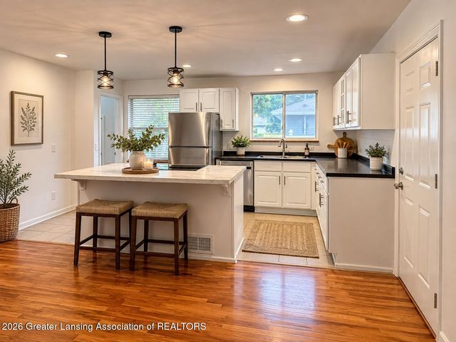 2100 Bruce Avenue, Lansing, MI 48915