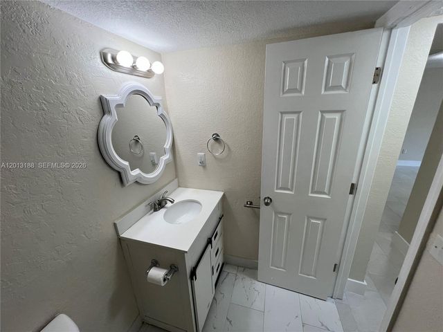 14415 N Kendall Dr 102G, Miami, FL 33186
