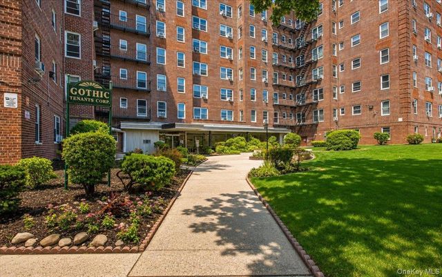 84-50 169th Street 315, Jamaica, NY 11432