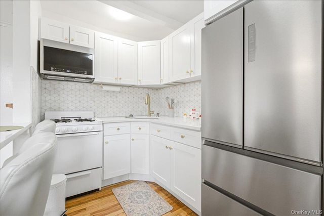 84-50 169th Street 315, Jamaica, NY 11432