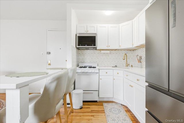 84-50 169th Street 315, Jamaica, NY 11432