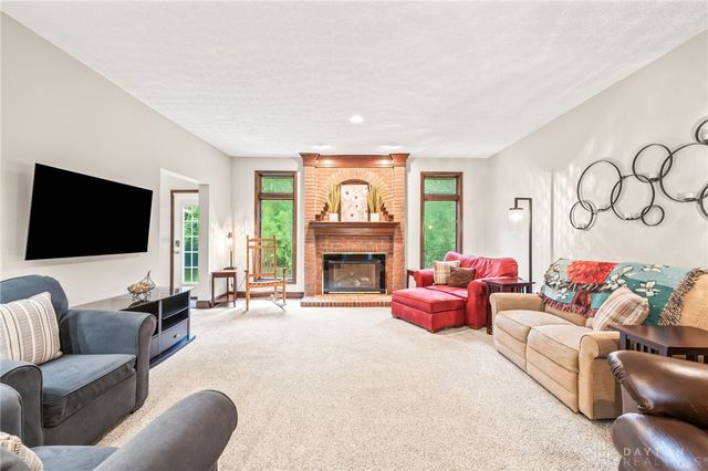 2335 Blackoak Drive, Troy, OH 45373