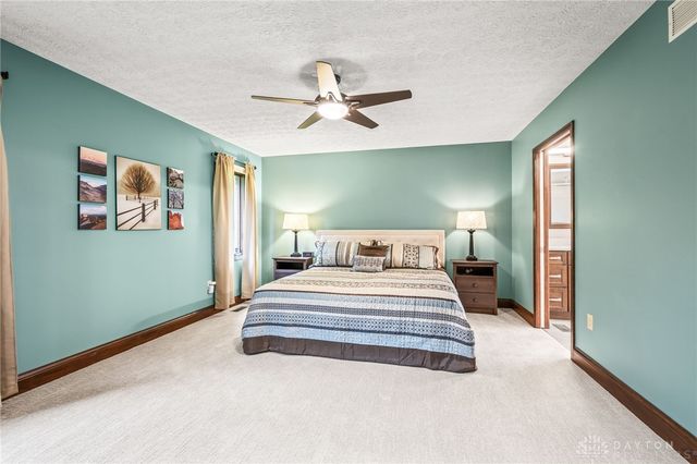 2335 Blackoak Drive, Troy, OH 45373