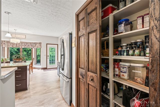 2335 Blackoak Drive, Troy, OH 45373
