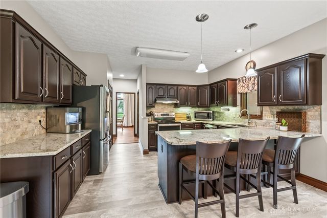 2335 Blackoak Drive, Troy, OH 45373