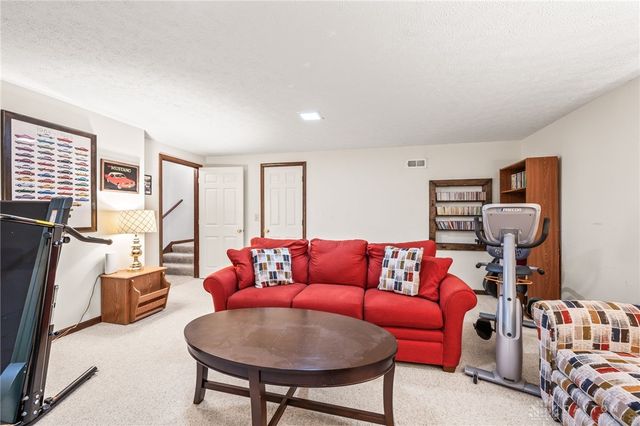 2335 Blackoak Drive, Troy, OH 45373