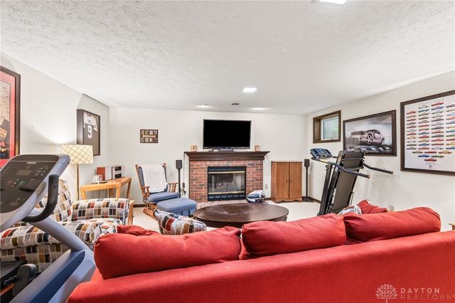 2335 Blackoak Drive, Troy, OH 45373