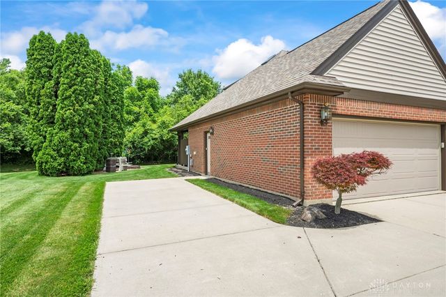 2335 Blackoak Drive, Troy, OH 45373