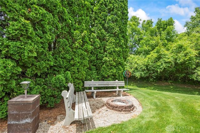 2335 Blackoak Drive, Troy, OH 45373