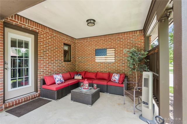 2335 Blackoak Drive, Troy, OH 45373