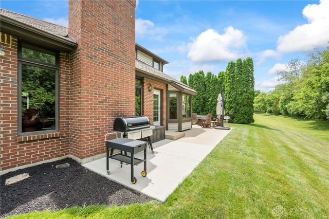 2335 Blackoak Drive, Troy, OH 45373