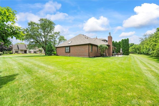 2335 Blackoak Drive, Troy, OH 45373