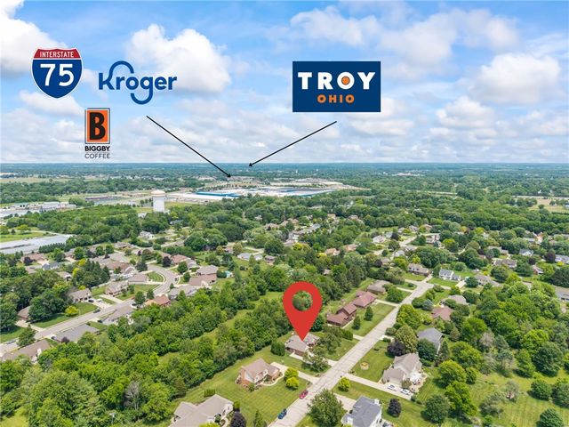 2335 Blackoak Drive, Troy, OH 45373