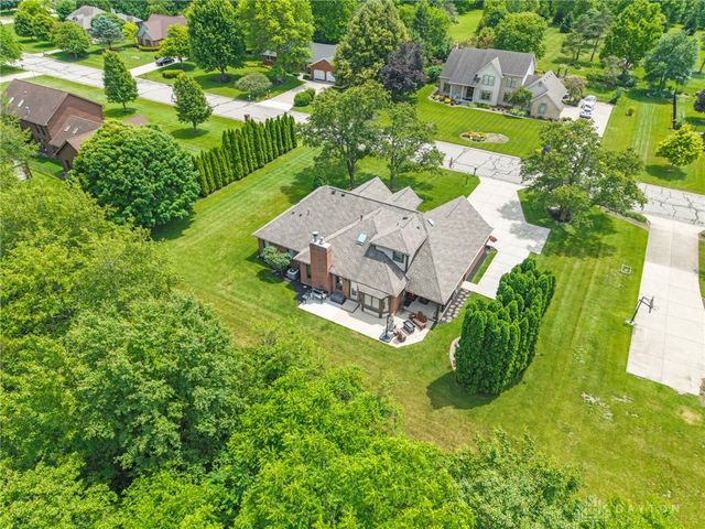 2335 Blackoak Drive, Troy, OH 45373
