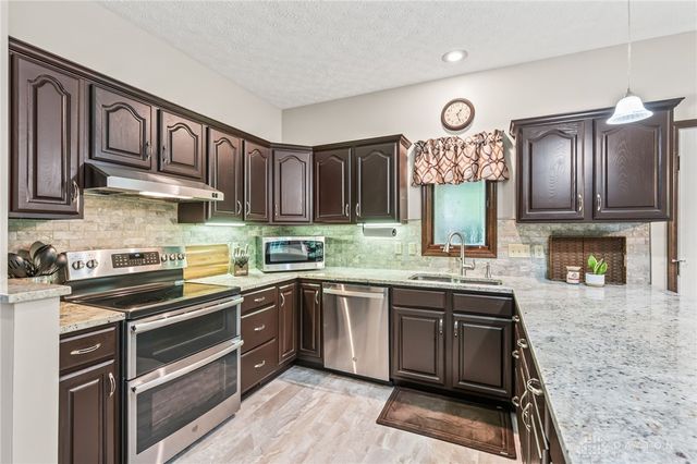 2335 Blackoak Drive, Troy, OH 45373
