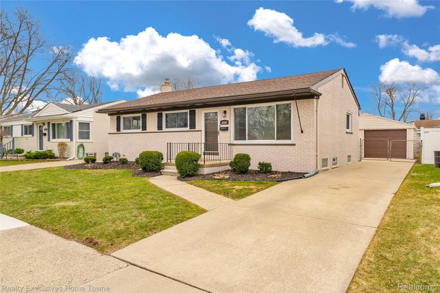 32547 Birkshire Street, St. Clair Shores, MI 48082