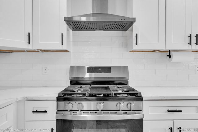 32547 Birkshire Street, St. Clair Shores, MI 48082